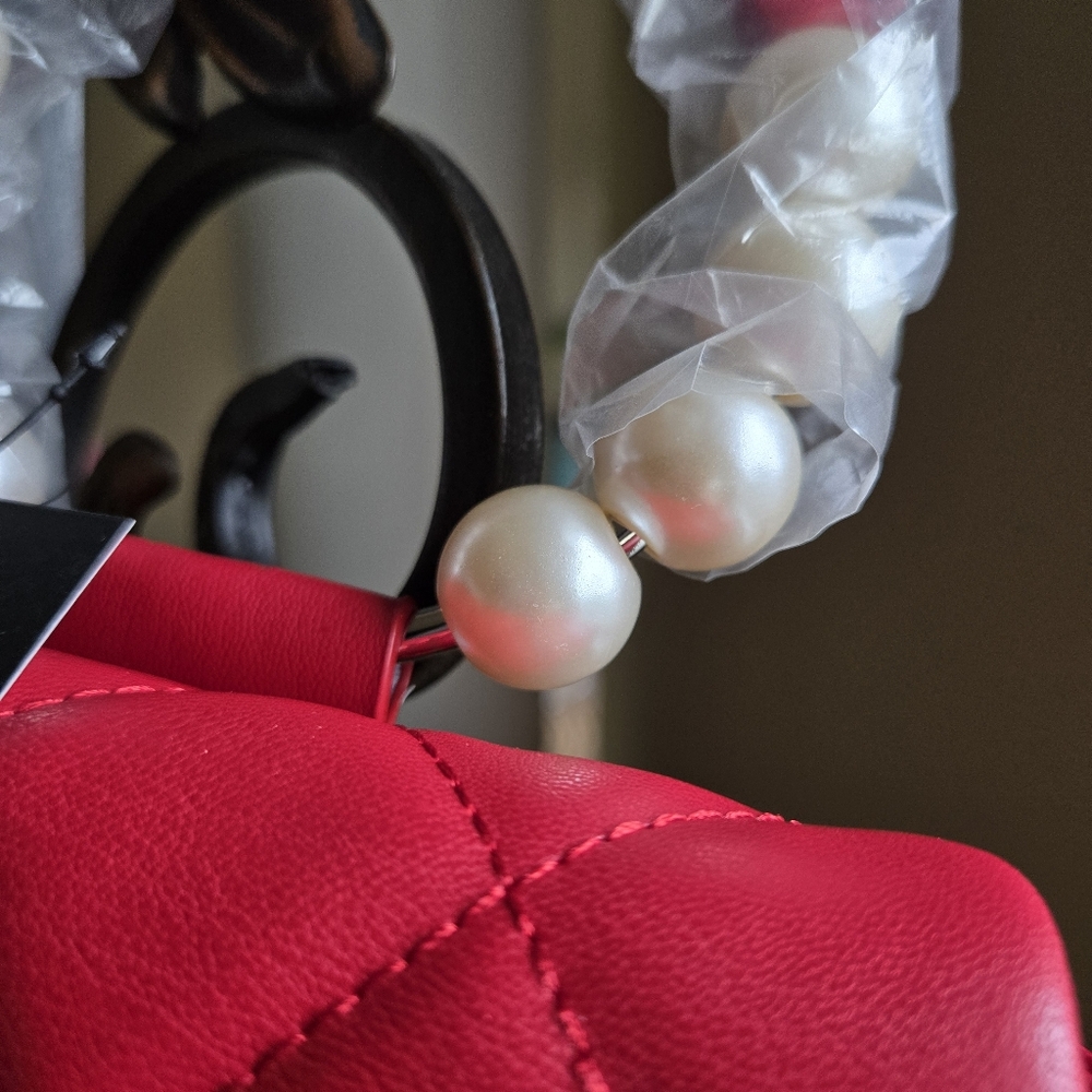 Badgley Mischka Red Quilted Faux Pearl Clutch Party Ready - Picture 3 of 13